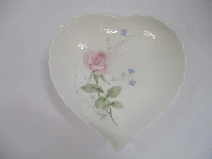 Mikasa Japan Porcelain “With Love” Heart Bowl With Rose-Trinket/Candy/Nut Bowl - Picture 1 of 4