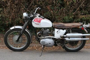 Triumph T100C T 100 C Trophy 1971 Barn Find Restoration Project - Picture 1 of 10