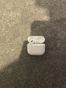 Apple AirPods 4 Wireless Headphones Bluetooth, White, Genuine 4th Generation - Picture 1 of 3