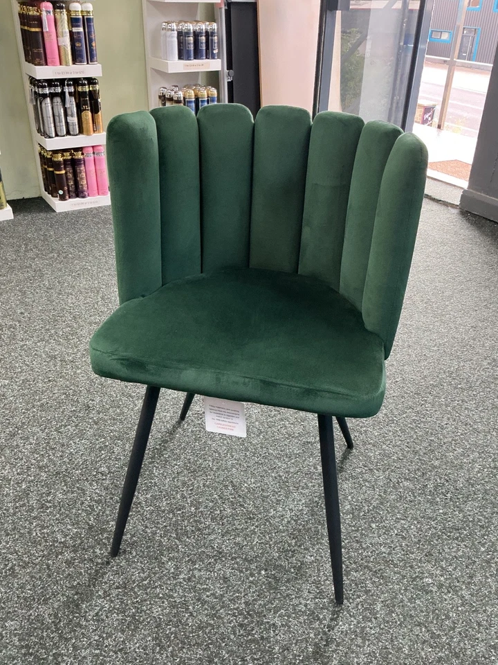 Green round shaped chair  - Image 1 of 1
