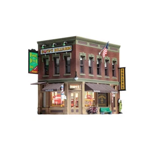 Woodland Scenics HO Scale Corner Emporium Built and Ready - Picture 1 of 7