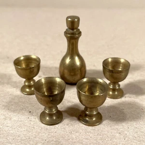 Miniature Vintage BRASS BOTTLE DECANTER WITH FOUR GOBLETS Dollhouse Collectibles - Picture 1 of 7