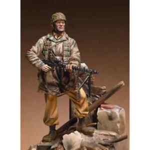 1/16 WWII German Infantry on the Move w/Heavy MG (with Base) - 116B