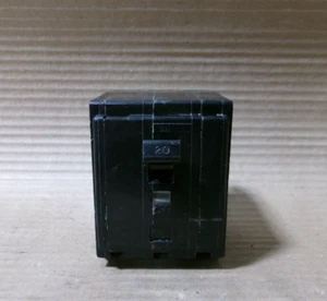 Disyuntor Square D QO QO320 3 polos 20 amperios 120/240 V negro AK - Imagen 1 de 1