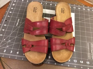 Clarks Collection rote bequeme Leder-Pantoletten mit verstellbaren Riemen US 10 M - Bild 1 von 16