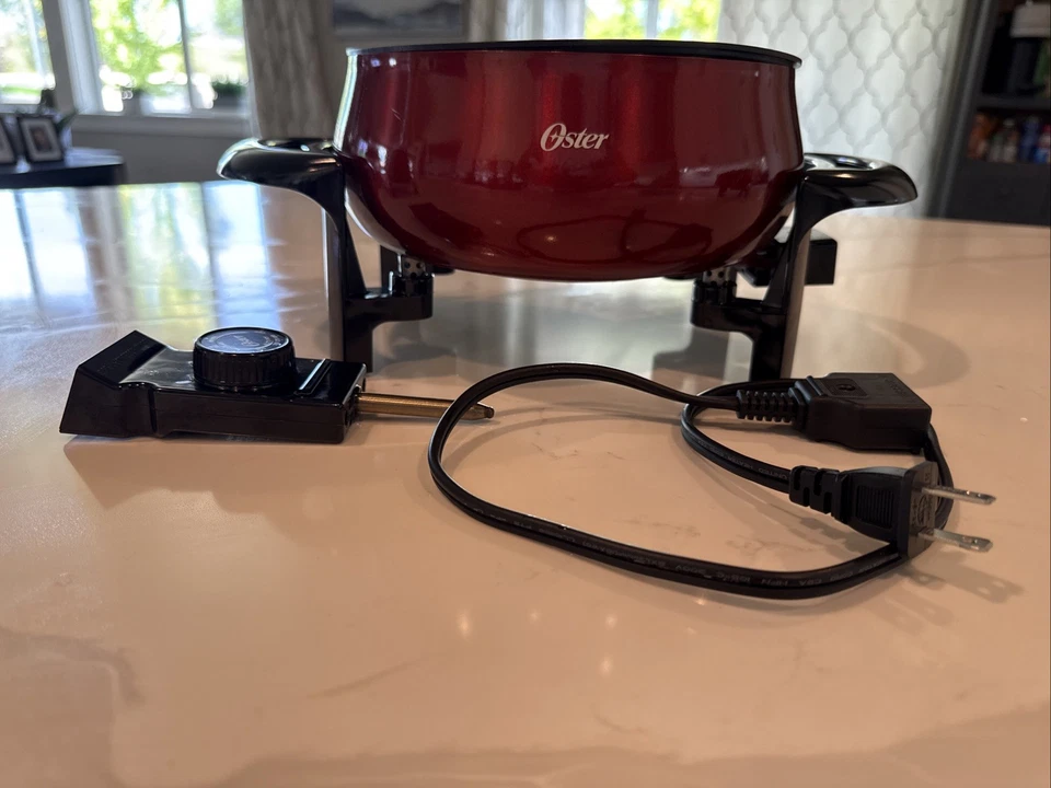 Olla de fondue Oster de 3 cuartos eléctrica con infusión de titanio duradera usada en excelente estado - roja Foto 1 de 4