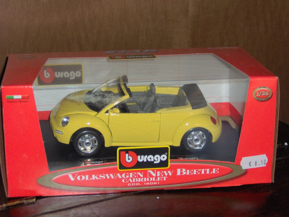 Volkswagen New Beetle Cabriolet Bburago 1:24 - Immagine 1 di 1