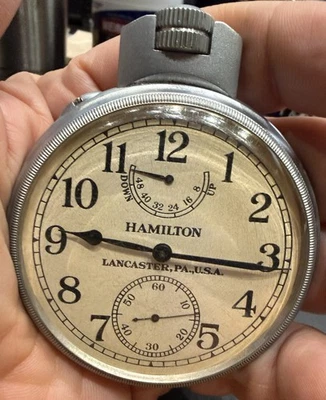 Cronómetro Hamilton Modelo 22 Navy Ship con estuches interiores y exteriores Foto 1 de 4