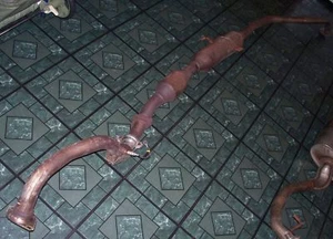 2009 2010 TOYOTA MATRIX MUFFLER AND PIPE, FRONT OEM - Picture 1 of 12