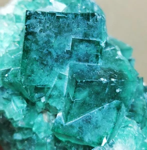 Cubo verde transparente de partículas más grandes raras muestra mineral de cristal de fluorita - Imagen 1 de 11