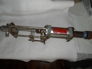 Sealant Equipment Engineering Dispenser?? Model 2100- 688 - Picture 1 of 7