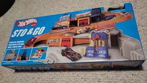 Mattel HOT WHEELS 2015 Stow and Go Stazione di Servizio Pista Pieghevole  - Foto 1 di 3