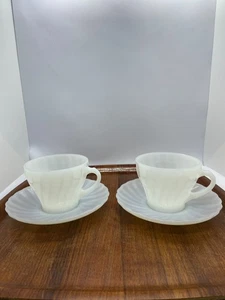 2 juegos de tazas y platillos Anchor Hocking Fire-King White Swirl - Imagen 1 de 7