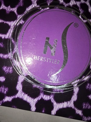 Herstyler Colorful Seasons 1 英寸扁铁-紫色豹纹 — 第 1/2 张图片