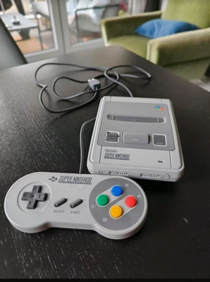 Super Nintendo Mini  - Bild 1 von 2