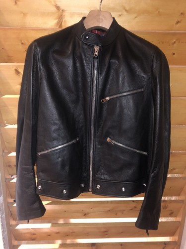 Giacca in pelle burberry taglia us 44 nera 19""spalla 22"" circonferenza petto 26"" braccio 23""Lunga