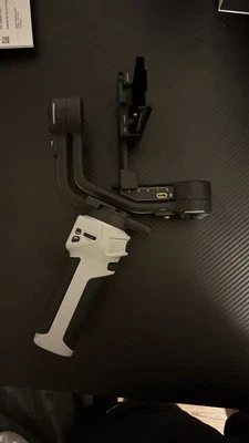ZHIYUN Cinepeer Weebill 3E 3-Achsen-Gimbal für DSLR und spiegellose Kamera NEW - Bild 1 von 2