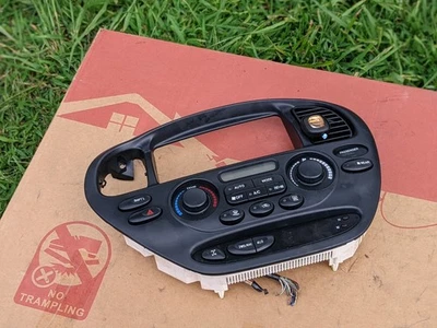 2000 - 2006 Toyota Sequoia A/C Heater Climate Control Bezel Unit 84010-0C541 OEM - Image 1 of 4