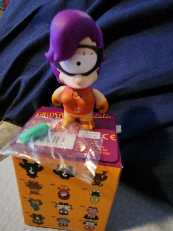 Kidrobot Futurama Caja Ciega Misteriosa Mini Clobberella Leela 2013 Nuevo En Caja Foto 1 de 4