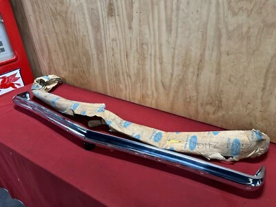 PARAGOLPES DELANTERO FORD PINTO 1971-1972 D1FZ-17757-B 71-72 FoMoCo Nuevo de Lote Antiguo Foto 1 de 3