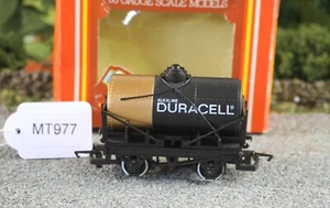 Hornby OO 1:76 R.140 Black-Gold Duracell Tank Wagon Good Only FNQHobbys MT977 - Picture 1 of 12