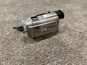 Sony Handycam DCR-TRV8 Mini DV Camcorder - Bild 1 von 5