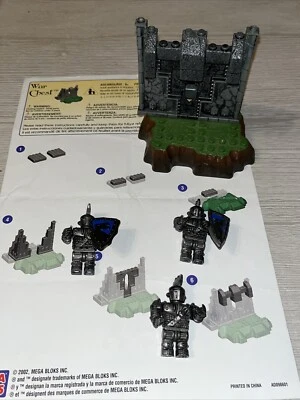 Mega Bloks 2002 ~ Dragons War Chest ~ 9860 ~ Lata (Mega Bloques) ~ Armas faltantes Foto 1 de 3