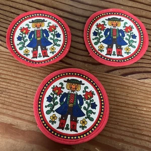 VOLKSKUNST KULTUR DEUTSCHLAND! Vintage deutscher Druck Deckchen Lot 3 Wein Untersetzer Patch - Bild 1 von 4