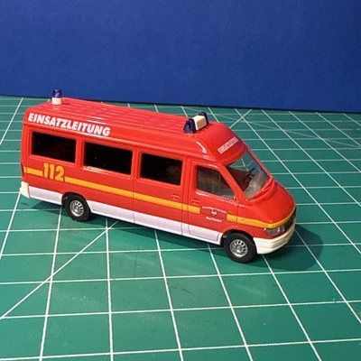 Busch escala HO 1:87 Mercedes German Feuerwehr Fire Emergency Command Foto 1 de 4