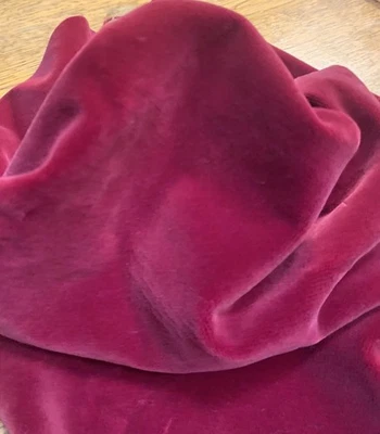 Remanente - TELA DE TERCIOPELO DE SEDA REUTILIZADA ROJO ESCARLATA de colección Foto 1 de 2