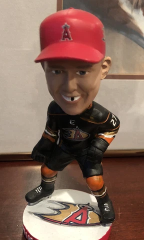 MIKE TROUT 27 Bobblehead Los Angeles Angels 6” Statue Cover