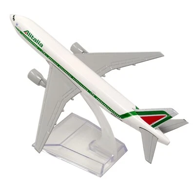 Modellino metallo pressofuso 1:400 aereo Boeing 777 ALITALIA collezione regalo - Immagine 1 di 4