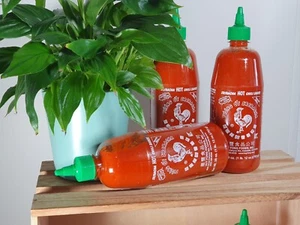 Sriracha Hot Chili Sauce Original Huy Fong Food 793g 12 oz. - Bild 1 von 7
