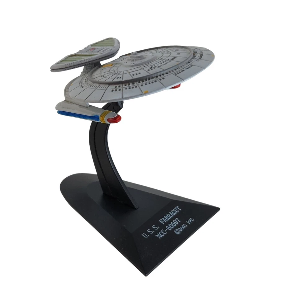 Modelo Star Trek USS Farragut con soporte de exhibición de Furuta 2003 Foto 1 de 4