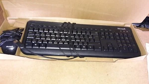 MICROSOFT 15761113 KEYBOARD and MOUSE. UK QWERTY - Picture 1 of 2