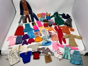 Vintage Barbie Kleidung Mix Lot/ Mattel, Mommy Made, Clone Mix einige Reparaturen nötig - Bild 1 von 20
