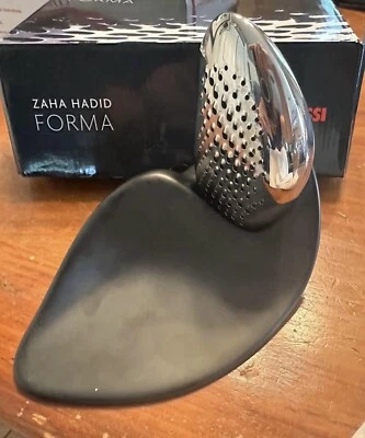 Rallador de queso de mano de diseño italiano Alessi  Foto 1 de 3