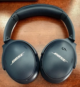 Auriculares inalámbricos Bose QuietComfort 45 Bluetooth con cancelación de ruido azul Midnite - Imagen 1 de 13
