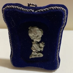 Vintage Praying Boy/w Flowers On Blue Velvet Standing Frame Made In Italy - Picture 1 of 2