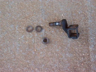 1981-1982 kawasaki kz1000 ltd-K1 - suporte de apoio para os pés dianteiro --RH - P/N-34003-1105 - Imagem 1 de 2