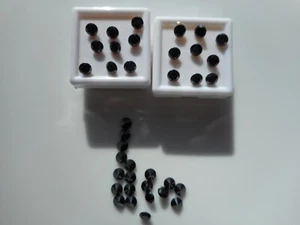 black cubic zirconia 4.5mm round cut, 4 stones for £1.00. - Picture 1 of 6