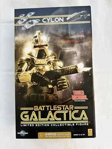 BATTLESTAR GALACTICA Cylon Centurion GOLD Action Figure Tower Records Exclusive - Picture 1 of 4