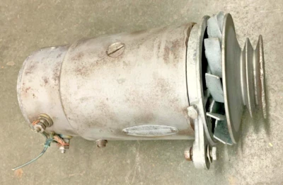 Cadillac 1955 generador de aire acondicionado modelo Delco-Remy #1102794 serie #3F22 polea #925287 Foto 1 de 4