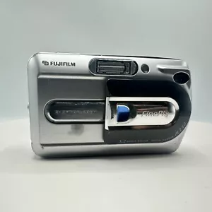 Fujifilm FinePix A Series A330 3.2MP Digital Camera Silver TESTED - Picture 1 of 13
