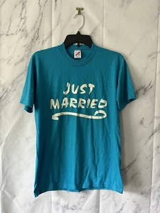  VTG EARLY 90s JERZEES “JUST MARRIED” T-SHIRT MEDIUM MADE IN USA - Picture 1 of 9