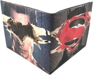Batman v. Superman: Tyvek Wallet Lootcrate Exclusive Mighty Wallet by Dynomighty - Picture 1 of 3