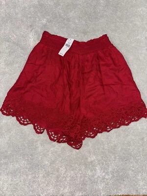 American Eagle Red Eyelet Trim Shorts SZ S NWT  - Image 1 of 4