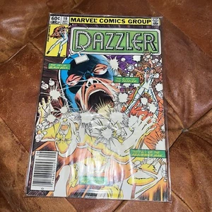 Marvel Comics - Dazzler #19 September 1982 - Creel and Inhuman Treatment - Picture 1 of 2