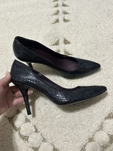 Stuart Weitzman Women’s Pump Snake Heels - Picture 1 of 7