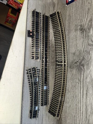 Hornby R600 X2 R68206 X1 R601 X2 R8072 X1 R606 X1 R609 X8 Large Track Pack Oval - Image 1 of 3